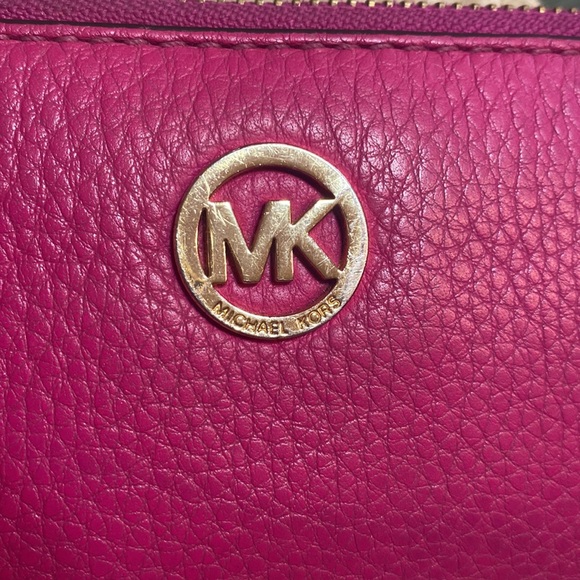 USED - Michael Kors Pink Leather Wallet - Picture 9 of 10
